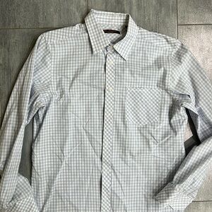 Lightly worn BEN SHERMAN BUTTON DOWN DRESSS SHIRT